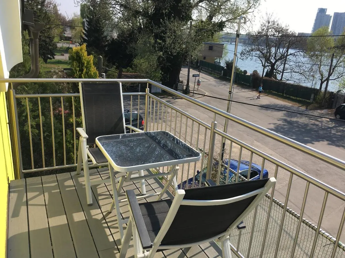Ajo Apartments - Alte Donau Lake View Balcony Studio - Self-Check-In