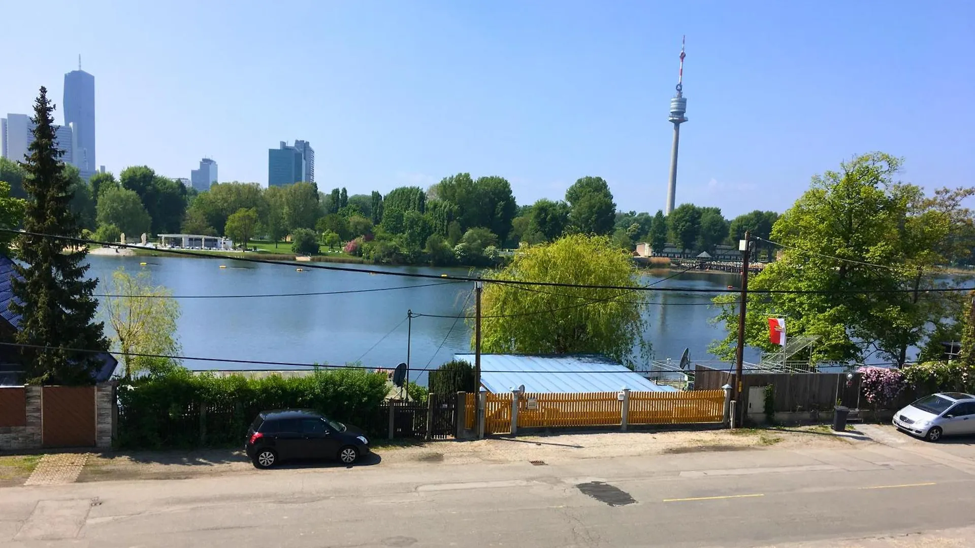 Ajo Apartments - Alte Donau Lake View Balcony Studio - Self-Check-In