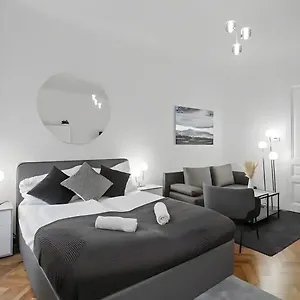  Apartamento Apartment, Central, 2 Min To U1 Keplerplatz, Monthly Only